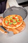 MasterCraft Heavy Base Round Pizza Crisper 32cm_23366