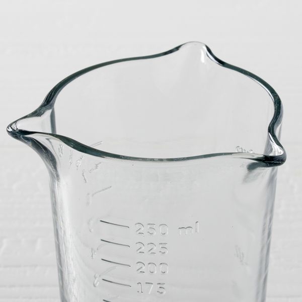 Anchor Hocking Triple Pour Measuring Glass w/Lid -240ml