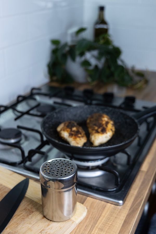 Cuisena Shaker SS with Lid - 4mm holes