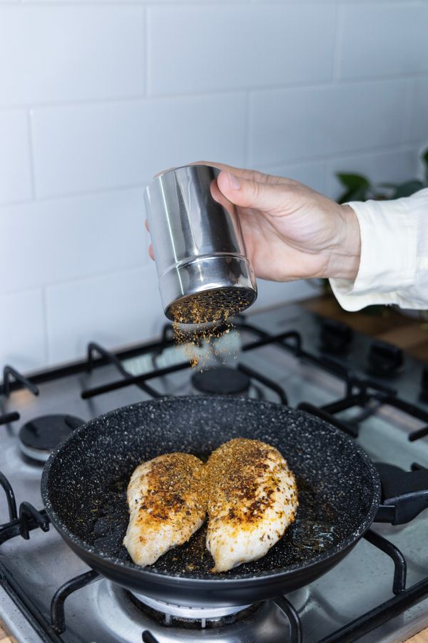 Cuisena Shaker SS with Lid - 4mm holes