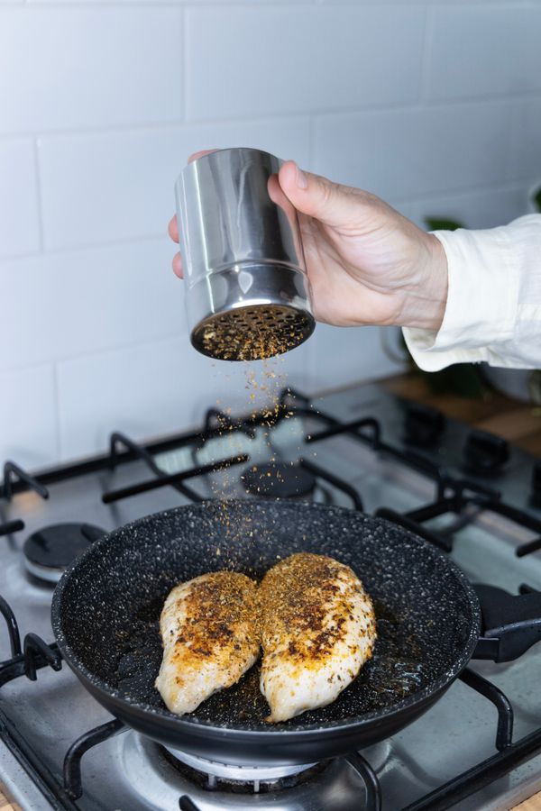 Cuisena Shaker SS with Lid - 4mm holes