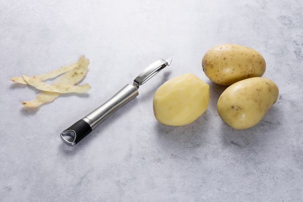 Cuisena Stainless Steel Swivel Peeler