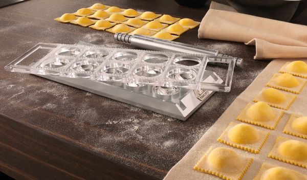 Marcato Ravioli Tablet w/Rolling Pin  - Silver