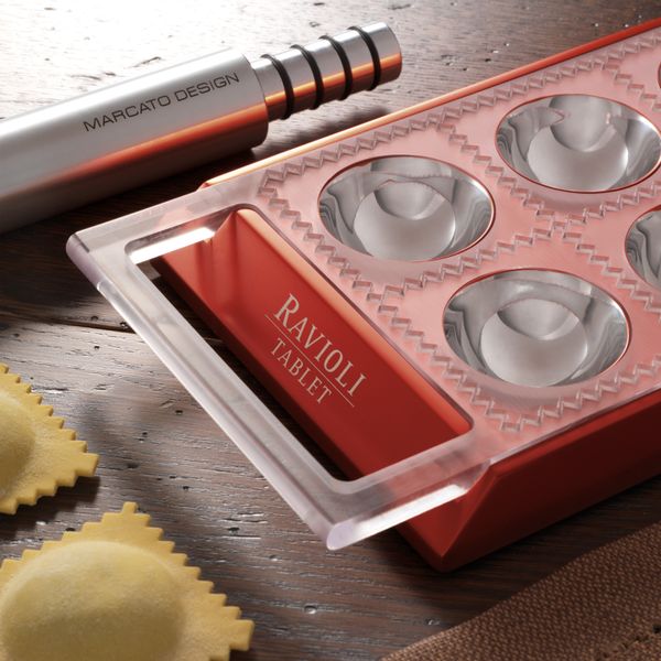 Marcato Ravioli Tablet w/Rolling Pin - Red