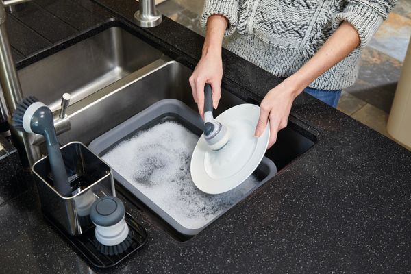 MasterCraft Soap Dispensing Dish Brush - Grey